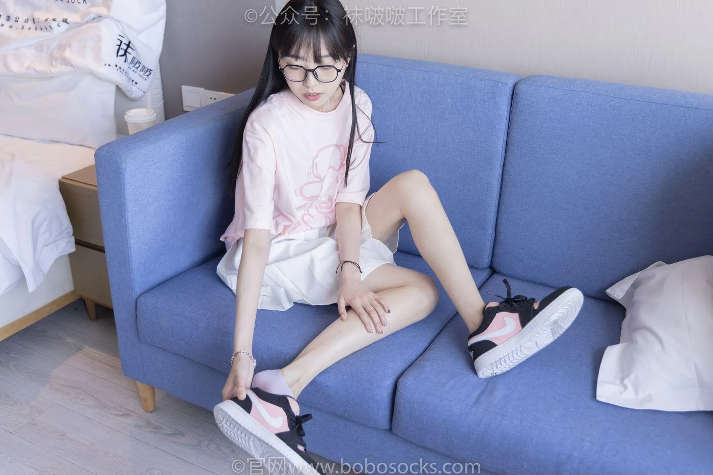 [BoBoSocks袜啵啵]NO.091 稚予-板鞋、淡粉色船袜、黑色船袜、裸足 [148P]插图4